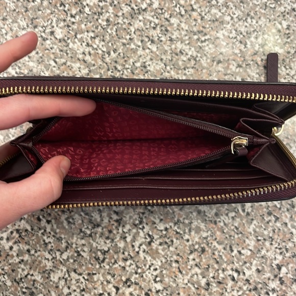 NEVER USED. Large Kate Spade Wallet. - Picture 4 of 4